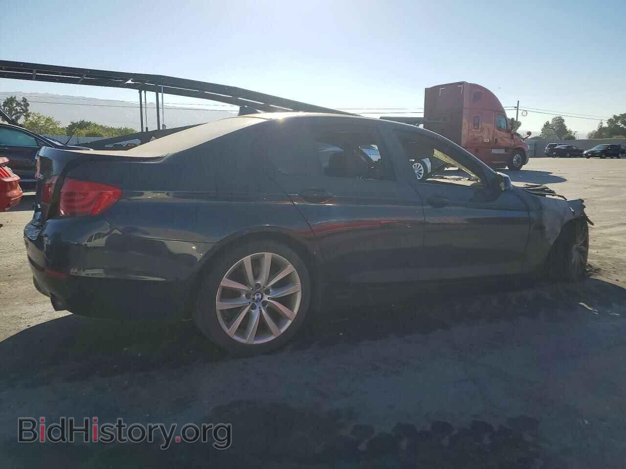 2011 BMW 5 SERIES - VIN: WBAFR7C57BC608595 - Photo 3