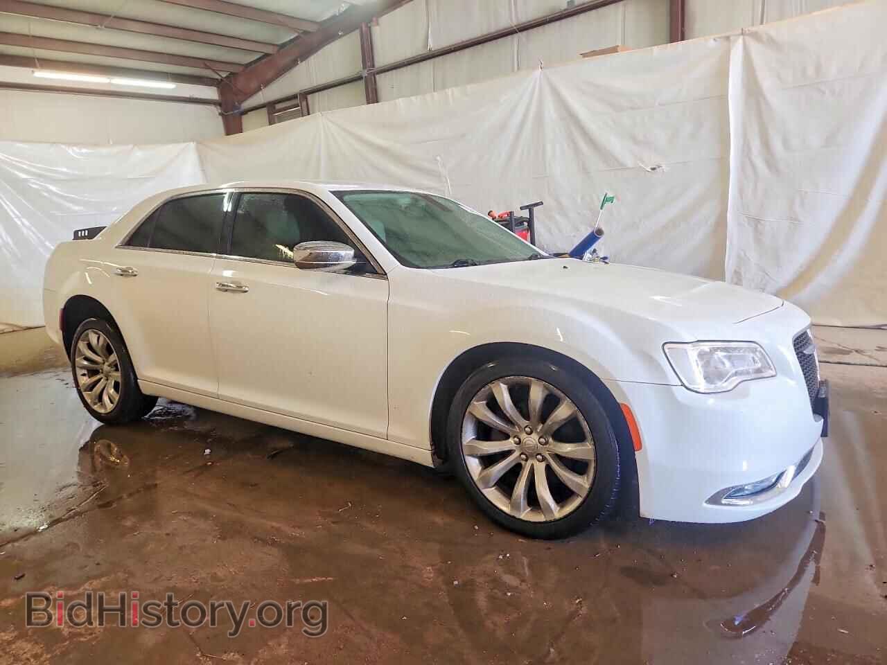 2019 CHRYSLER 300 - VIN: 2C3CCAEG6KH686547 - Фото 4