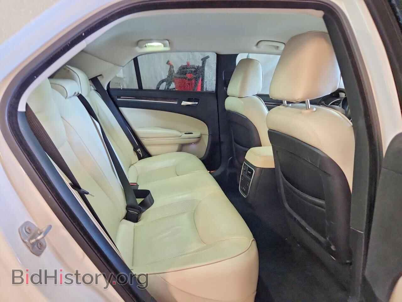 2019 CHRYSLER 300 - VIN: 2C3CCAEG6KH686547 - Фото 10
