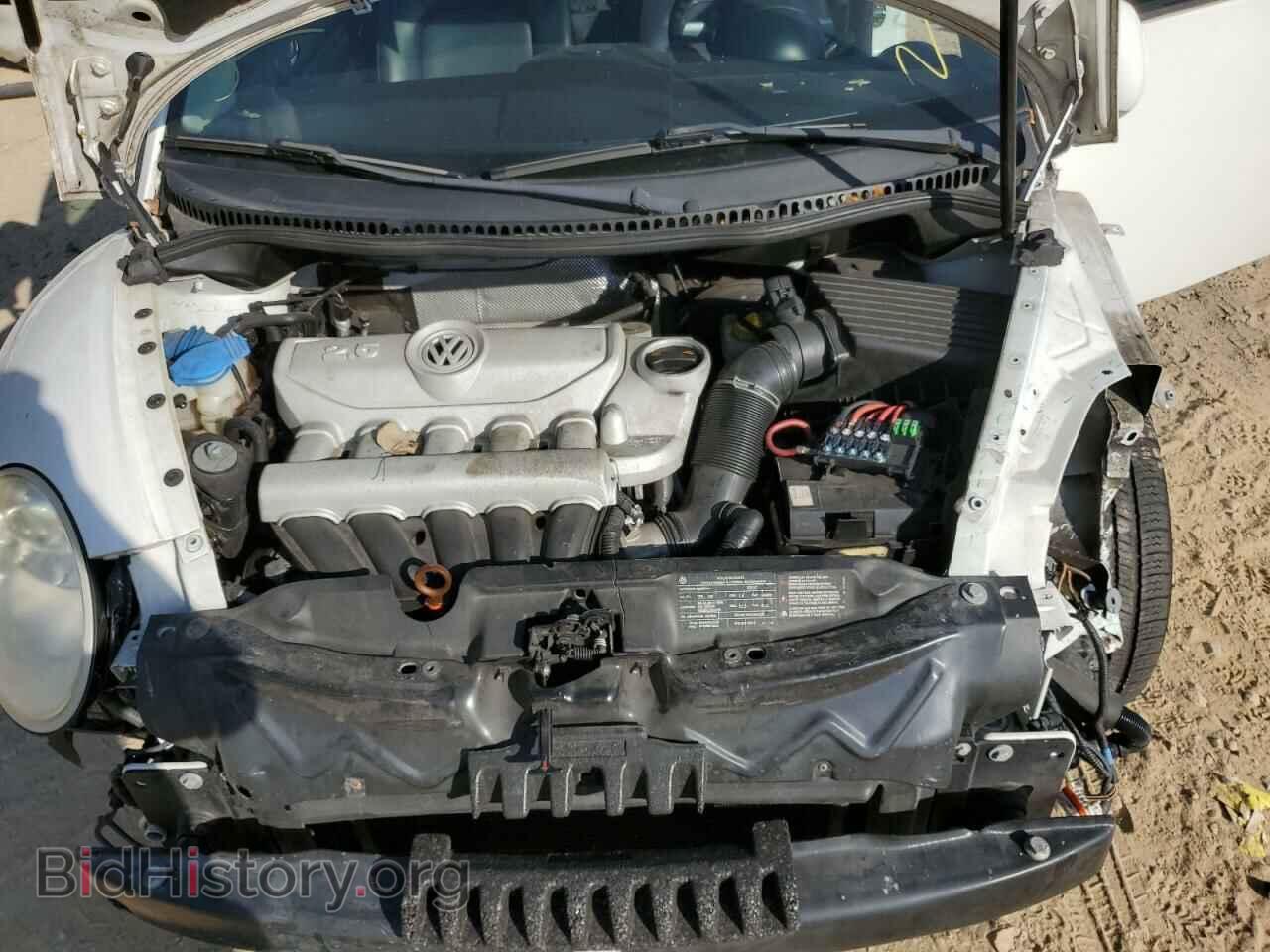 2010 VOLKSWAGEN BEETLE - VIN: 3VWPW3AG0AM008802 - Фото 7