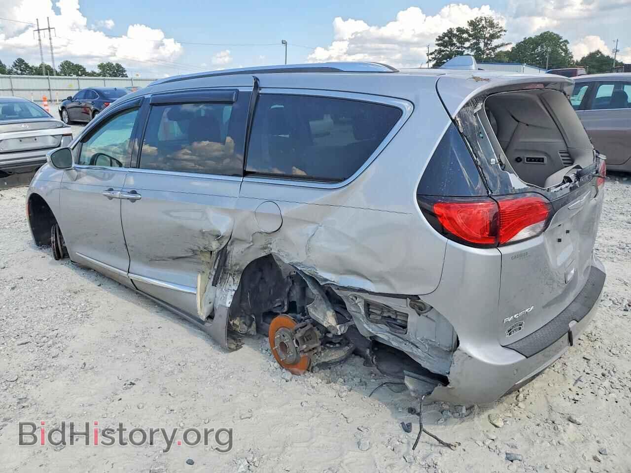 2017 CHRYSLER PACIFICA - VIN: 2C4RC1GG4HR751689 - Photo 2