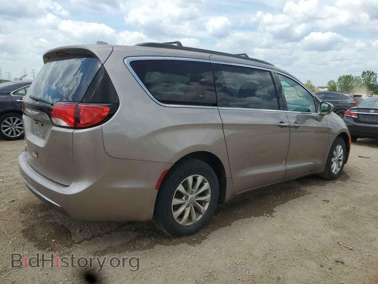 2018 CHRYSLER PACIFICA - VIN: 2C4RC1FG0JR109221 - Photo 3