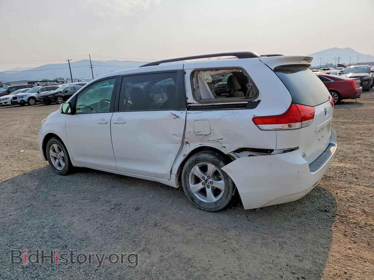 2013 TOYOTA SIENNA - VIN: 5TDKK3DC8DS337351 - Photo 2