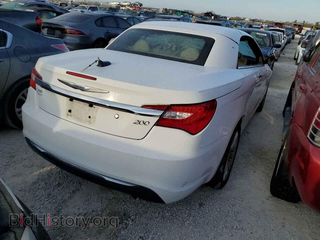 2013 CHRYSLER 200 - VIN: 1C3BCBFG1DN654633 - Photo 4