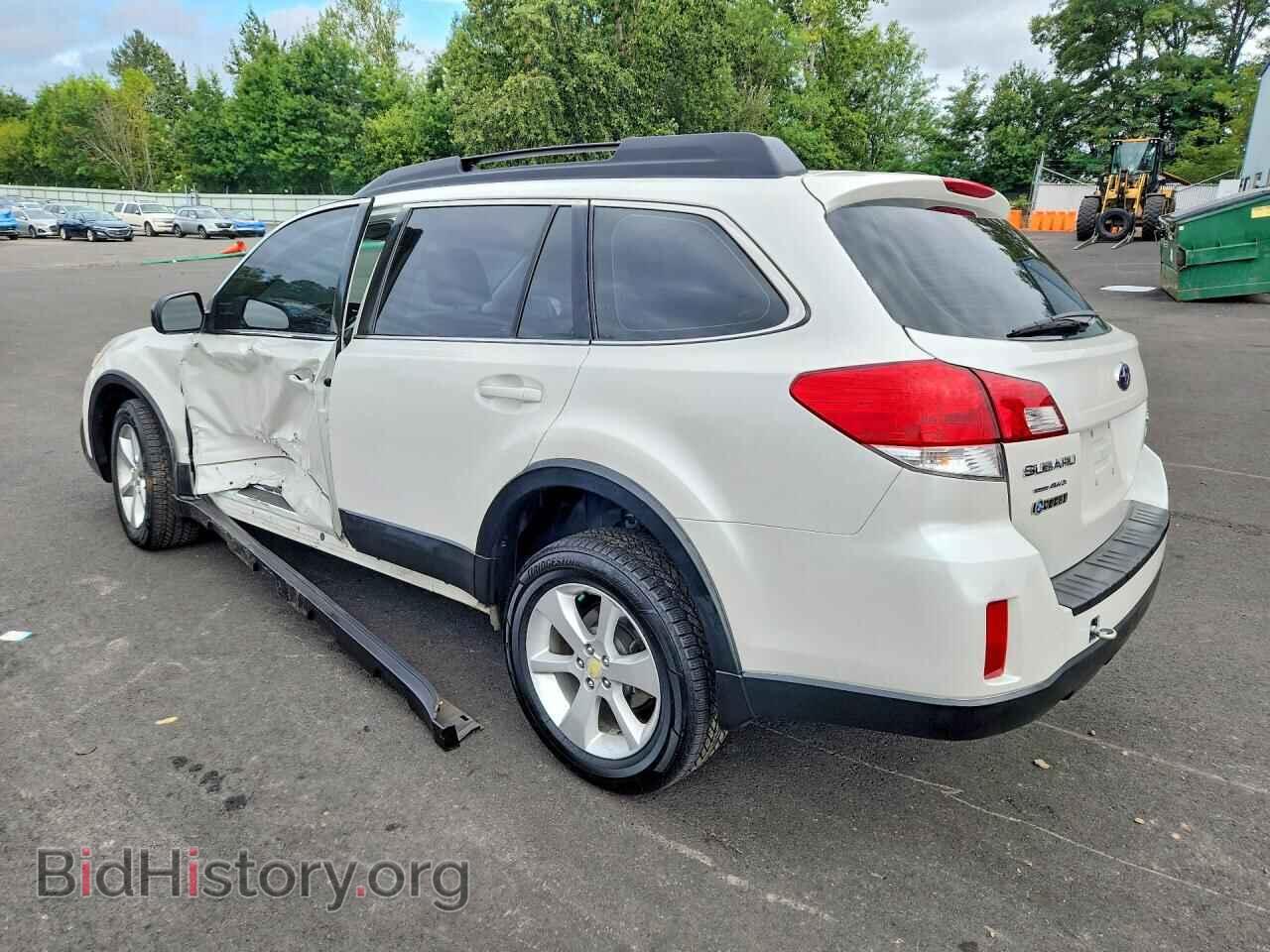 2014 SUBARU OUTBACK - VIN: 4S4BRBAC8E3262370 - Photo 2