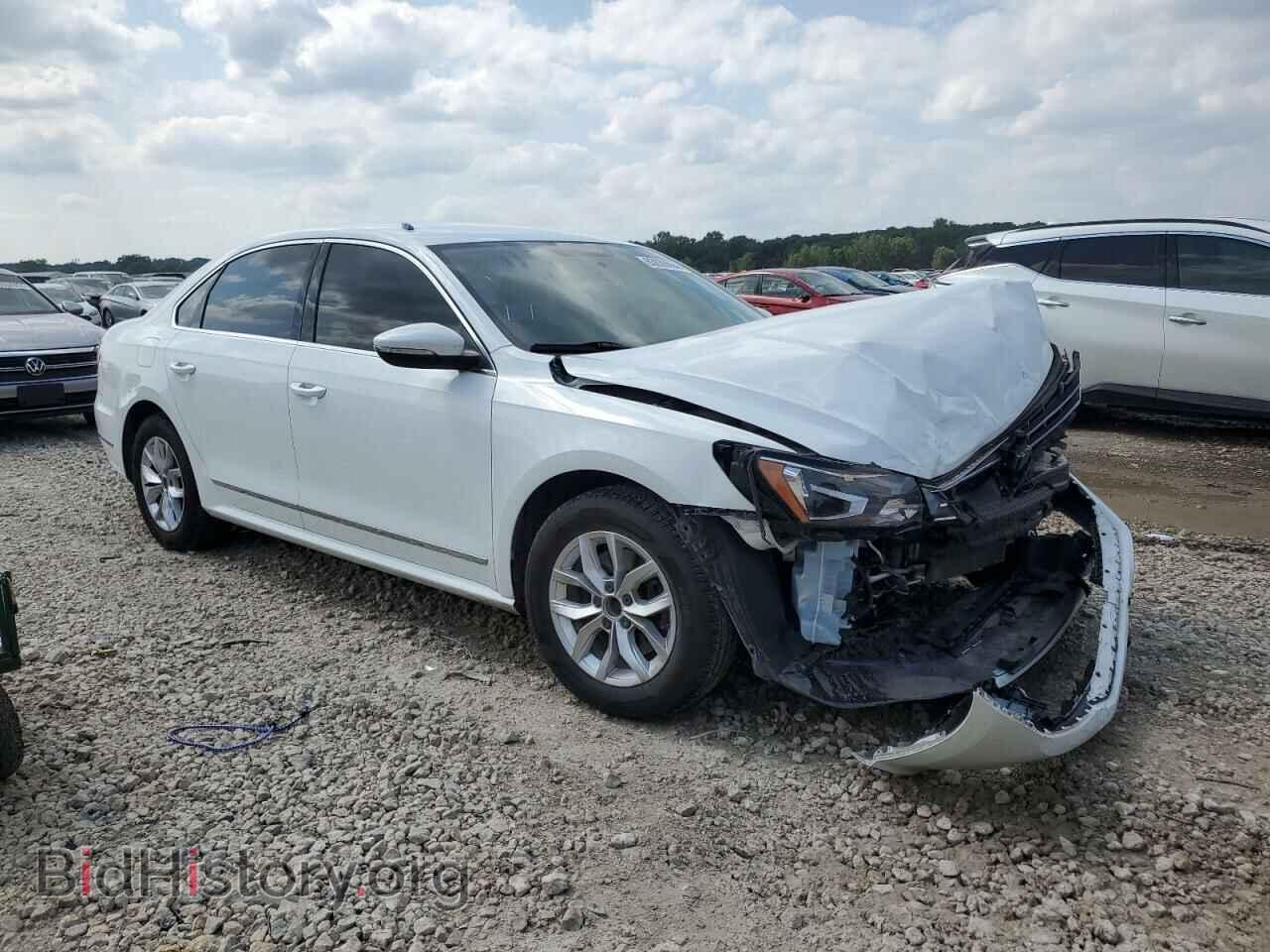 2017 VOLKSWAGEN PASSAT - VIN: 1VWAT7A38HC076084 - Фото 4
