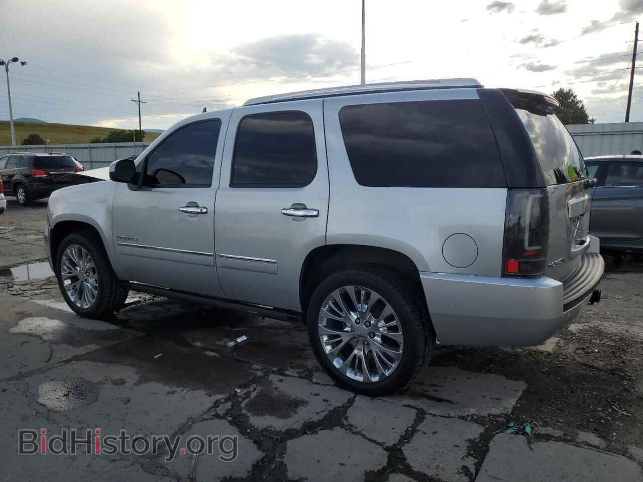 2012 GMC YUKON - VIN: 1GKS2EEF3CR250432 - Photo 2