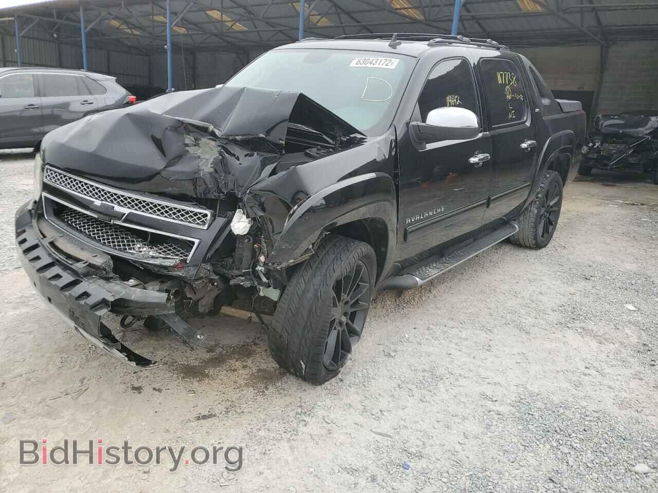 2011 CHEVROLET AVALANCHE - VIN: 3GNTKFE37BG117738 - Фото 2