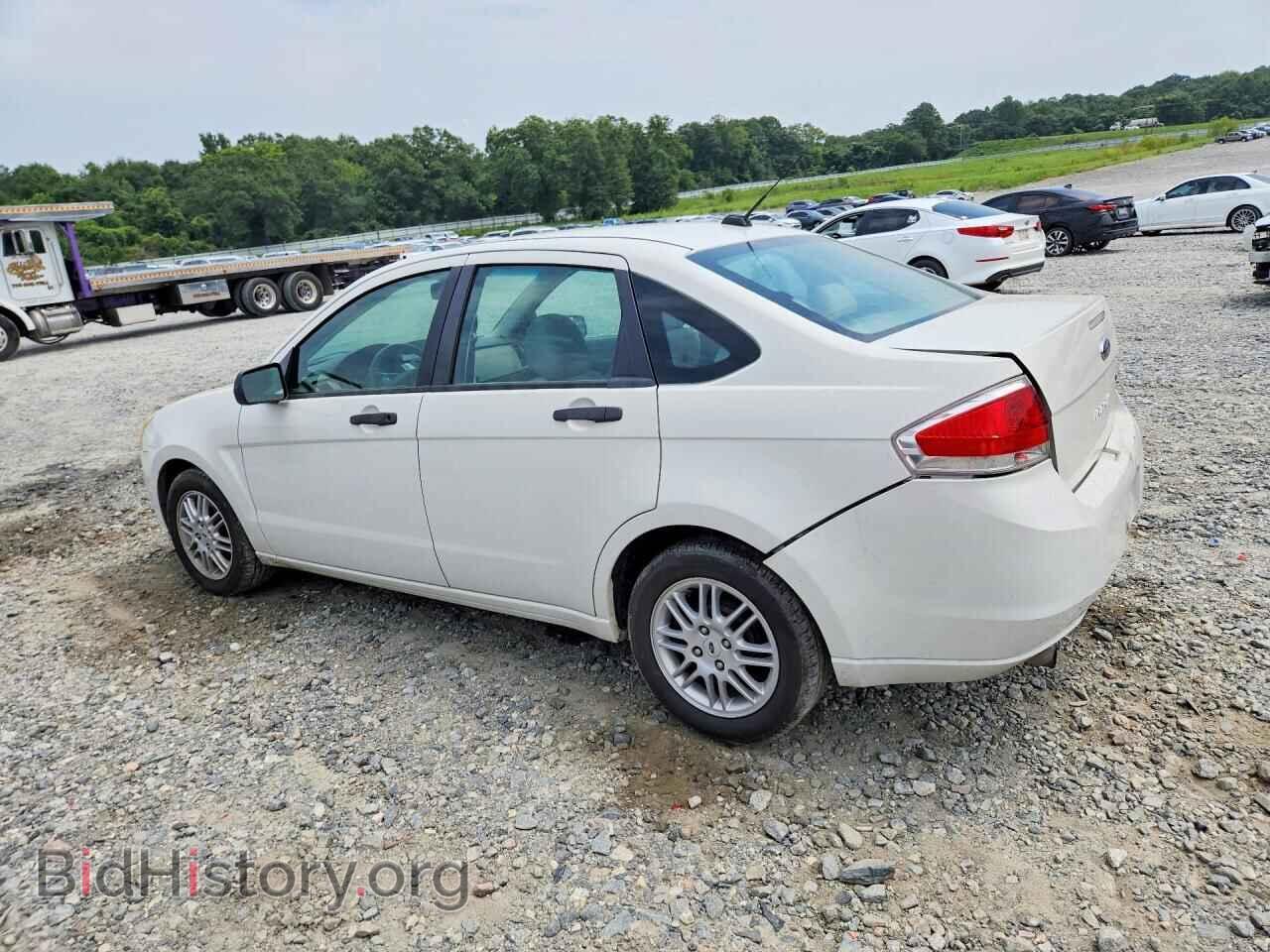 2010 Ford FOCUS (VIN 1FAHP3FN1AW239516) — фото 2 из 12