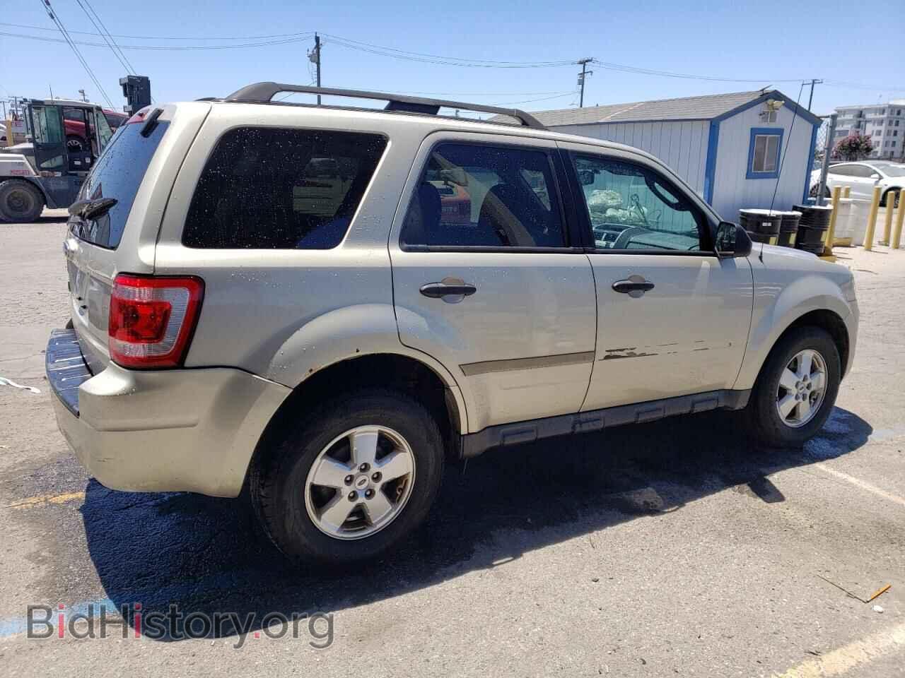 2011 FORD ESCAPE - VIN: 1FMCU0D70BKC61849 - Фото 3