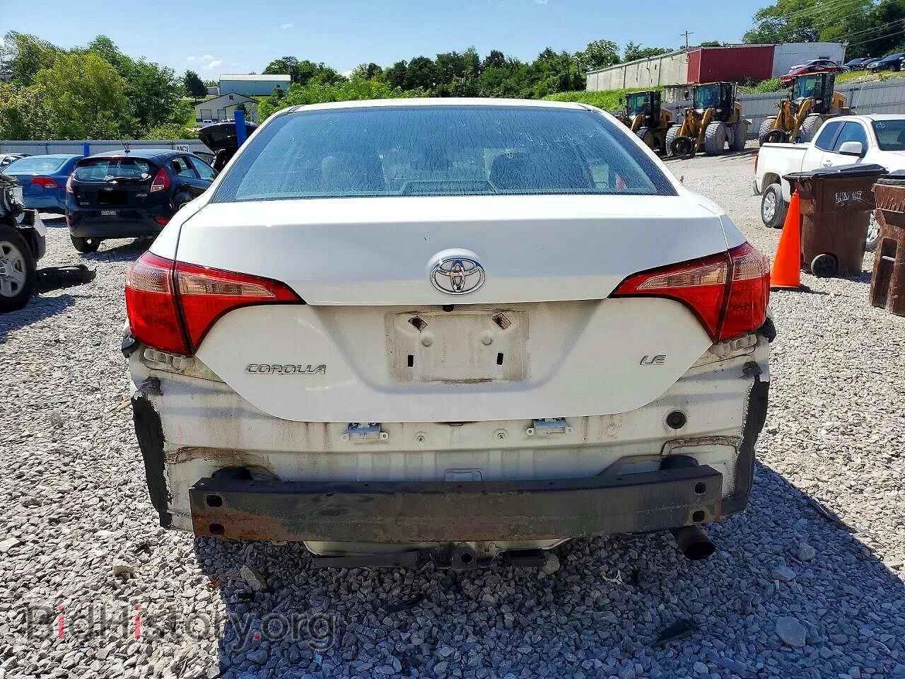 2017 TOYOTA COROLLA - VIN: 5YFBURHE1HP666061 - Фото 6