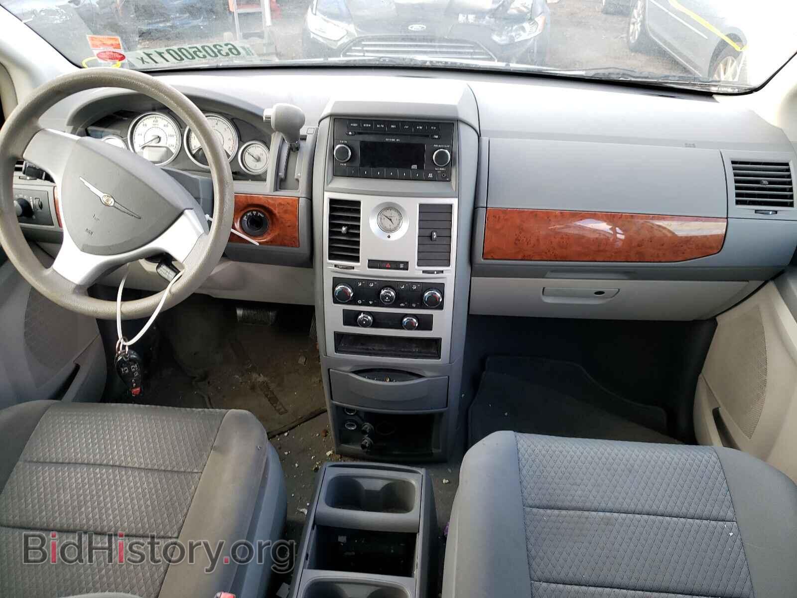2009 CHRYSLER MINIVAN - VIN: 2A8HR44E29R614811 - Фото 9