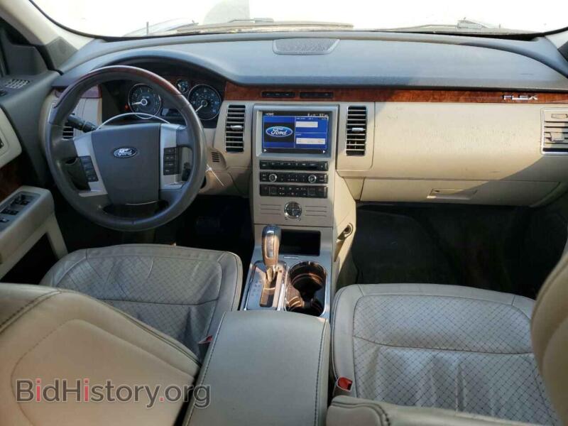 2011 Ford FLEX (VIN 2FMGK5DC9BBD00210) — photo 8 of 13