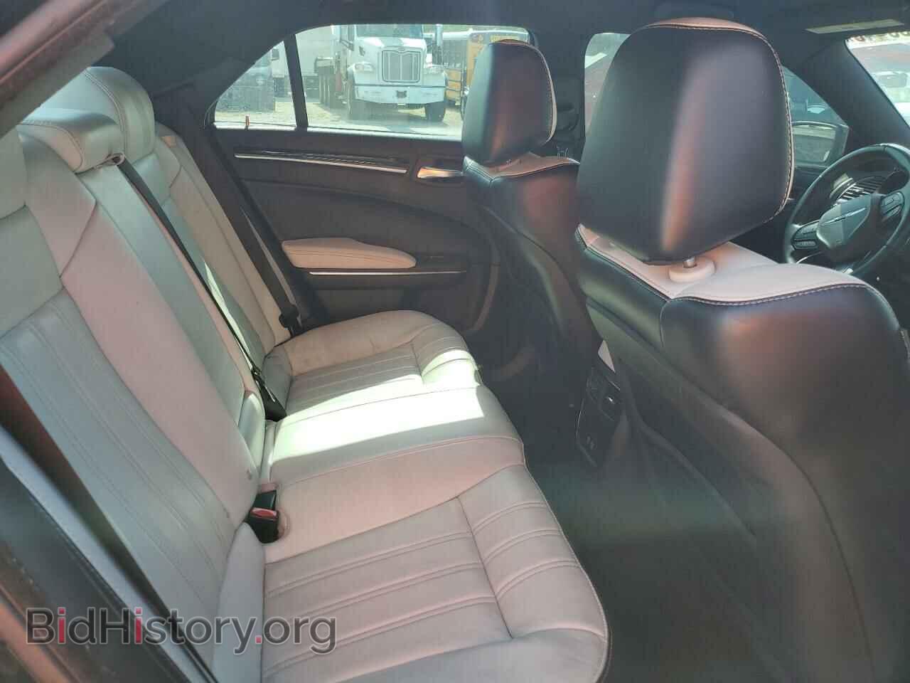 2018 CHRYSLER 300 - VIN: 2C3CCABG6JH142987 - Фото 10