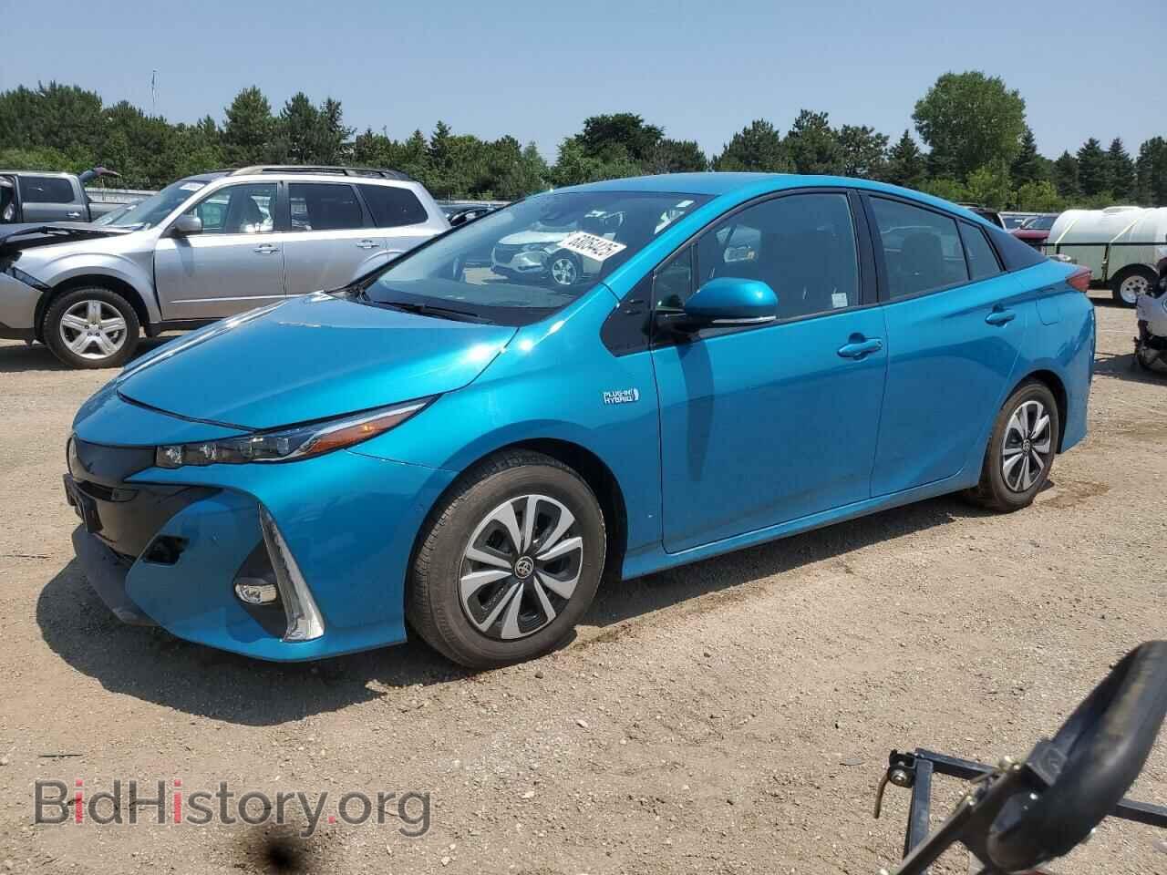 Фотография JTDKARFP9H3036780 - TOYOTA PRIUS 2017