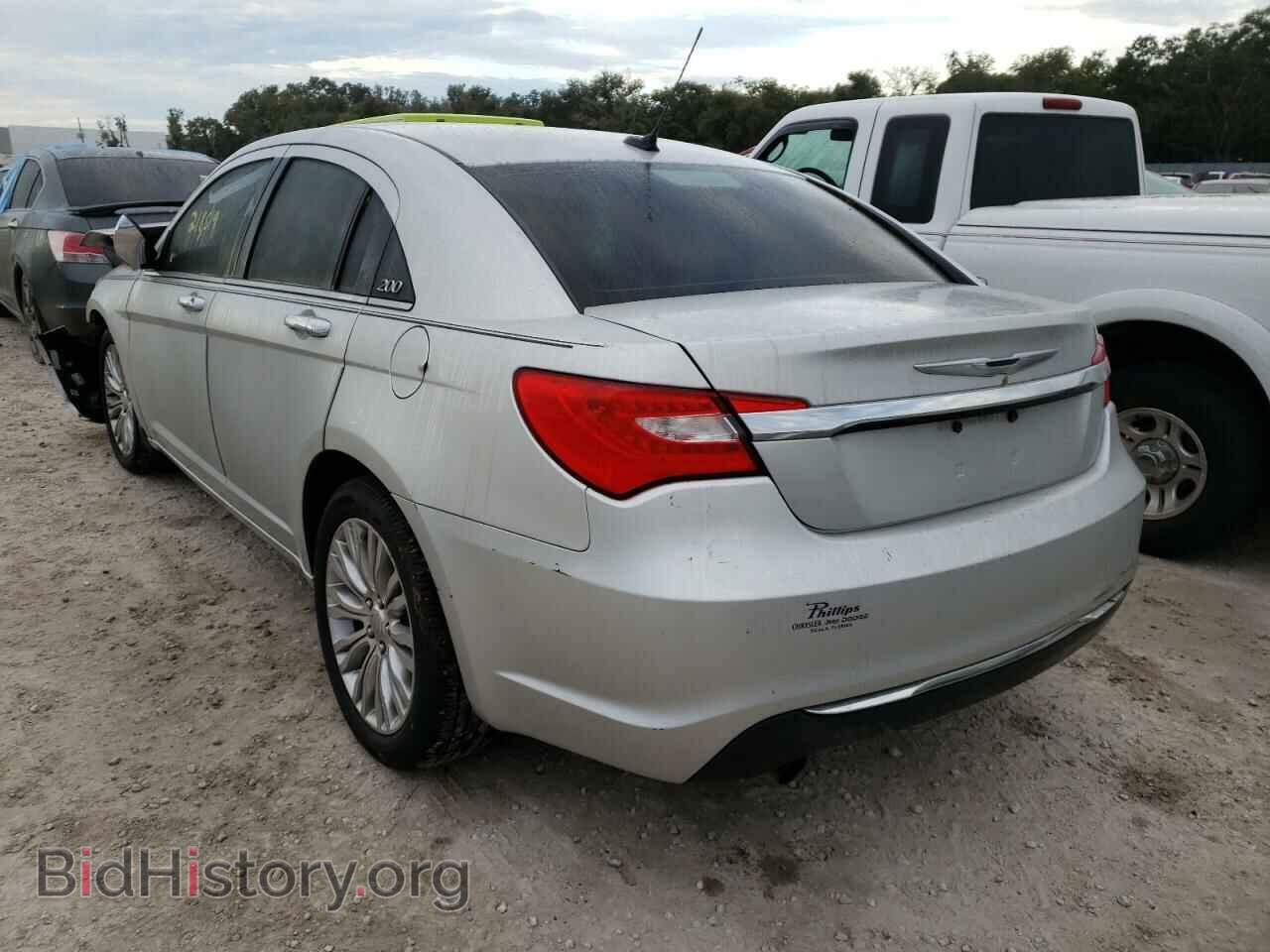 2011 CHRYSLER 200 - VIN: 1C3BC2FGXBN617724 - Фото 3