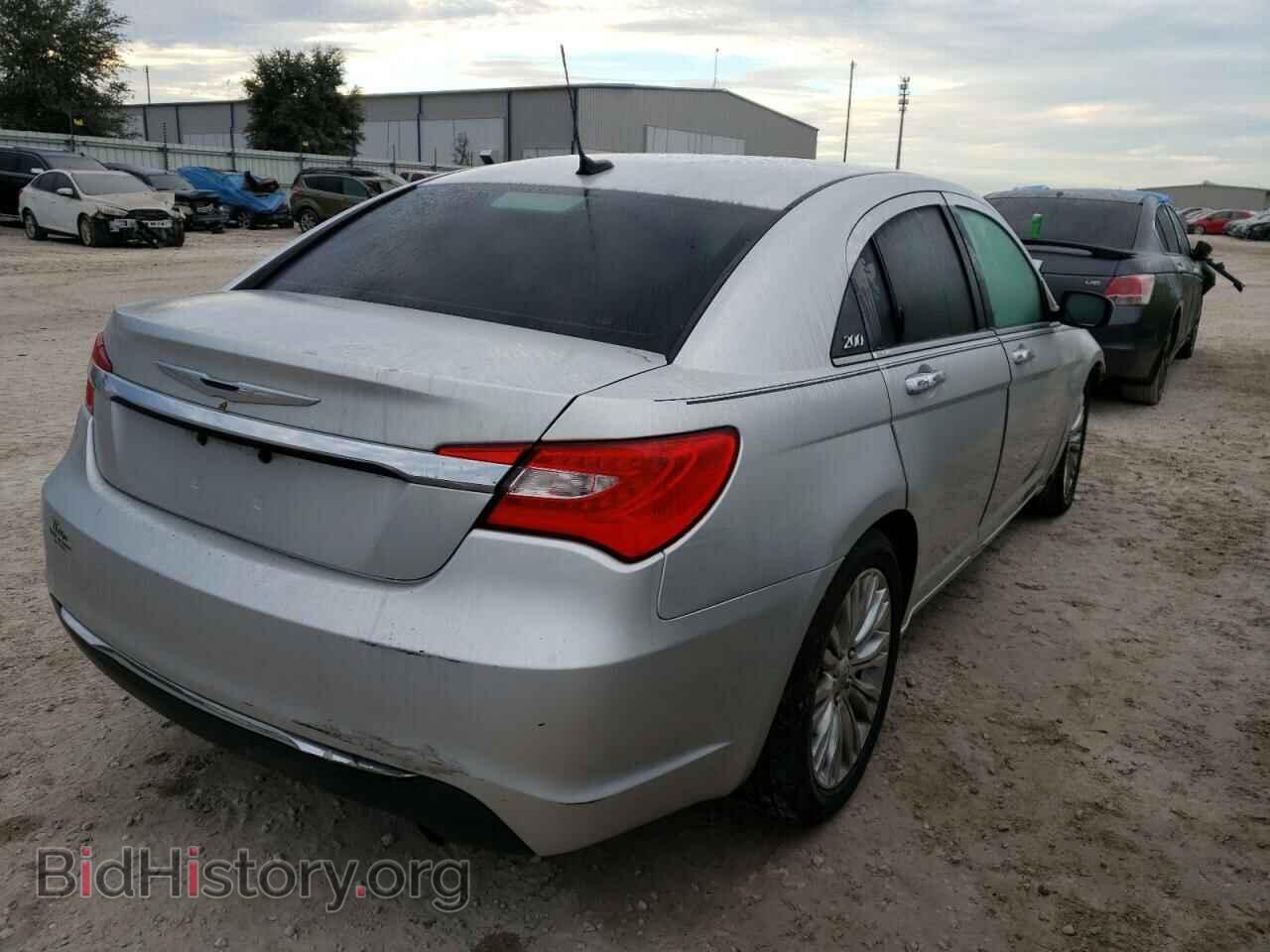 2011 CHRYSLER 200 - VIN: 1C3BC2FGXBN617724 - Фото 4