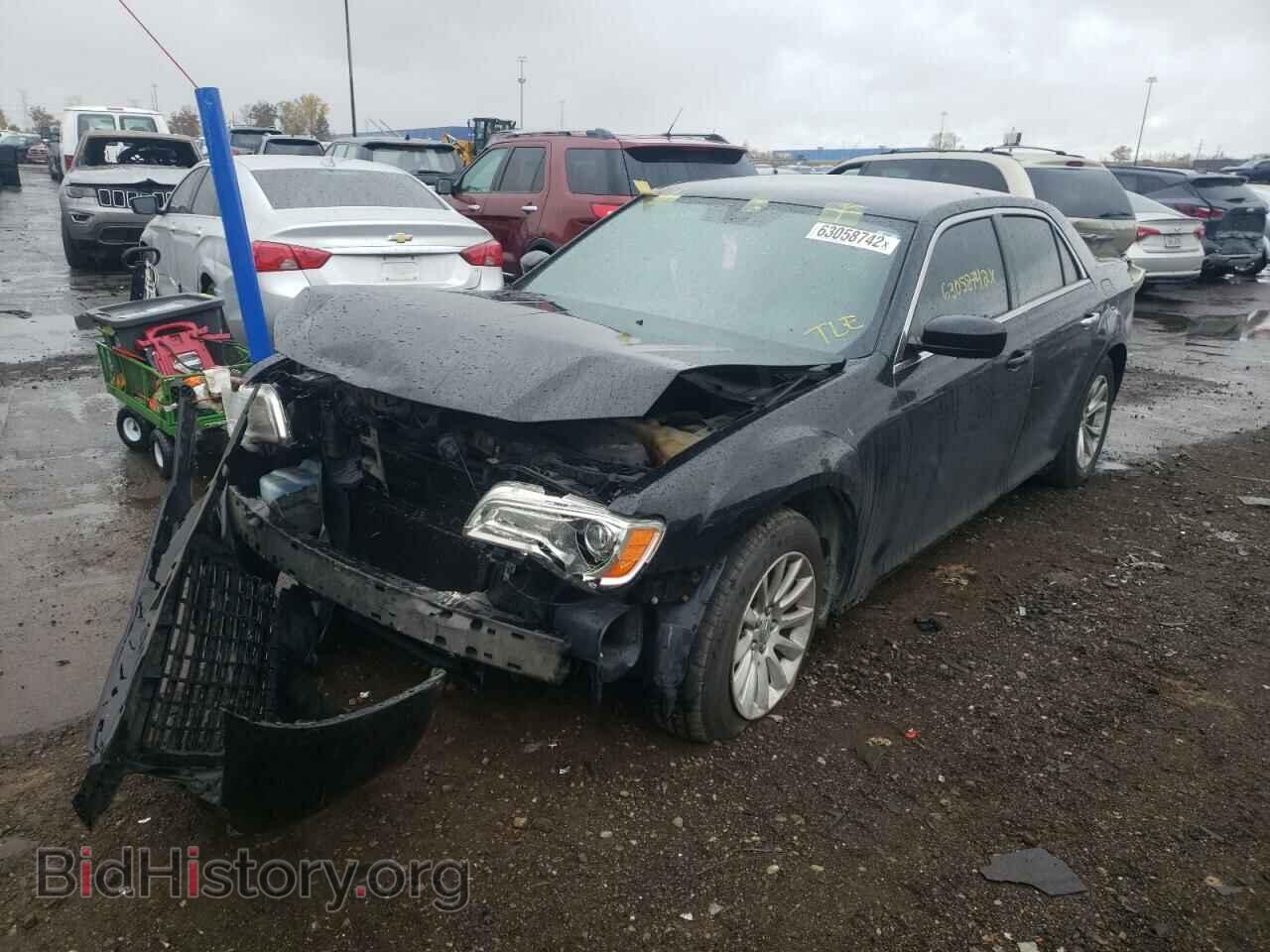 2014 CHRYSLER 300 - VIN: 2C3CCAAG1EH377997 - Фото 2