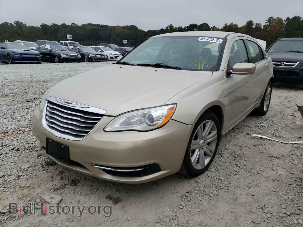 2013 CHRYSLER 200 - VIN: 1C3CCBAB1DN705712 - Photo 2