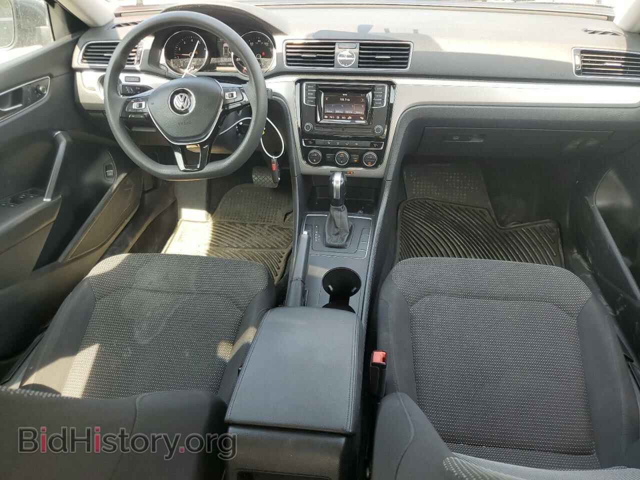 2017 VOLKSWAGEN PASSAT - VIN: 1VWAT7A32HC011490 - Фото 8