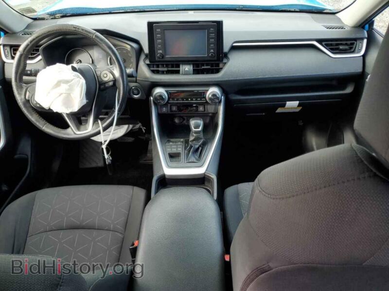 2019 Toyota RAV4 (VIN JTMP1RFV2KJ007712) — фото 8 из 15