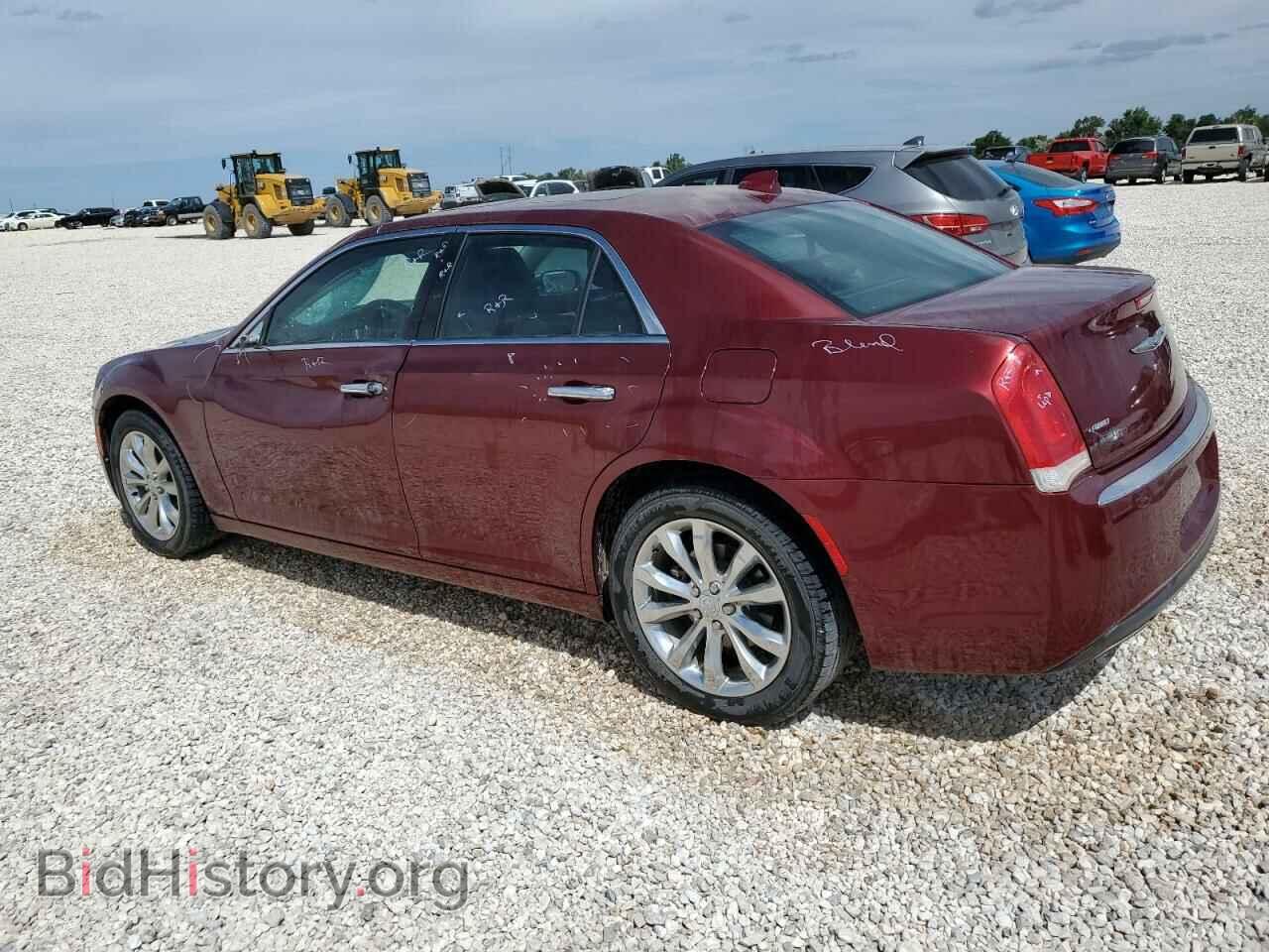 2017 CHRYSLER 300 - VIN: 2C3CCAKG0HH565512 - Фото 2