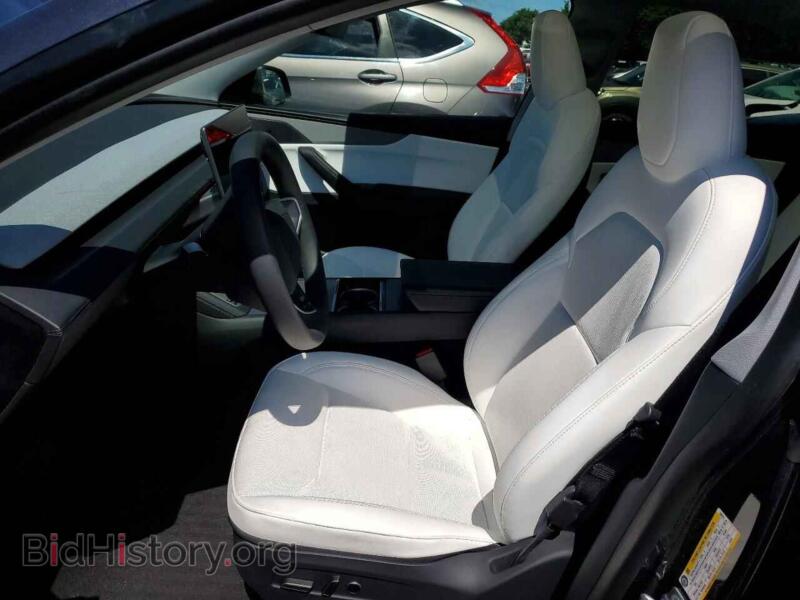 2026 Tesla MODEL Y (VIN 7SAYGDED1TF546171) — фото 7 из 14