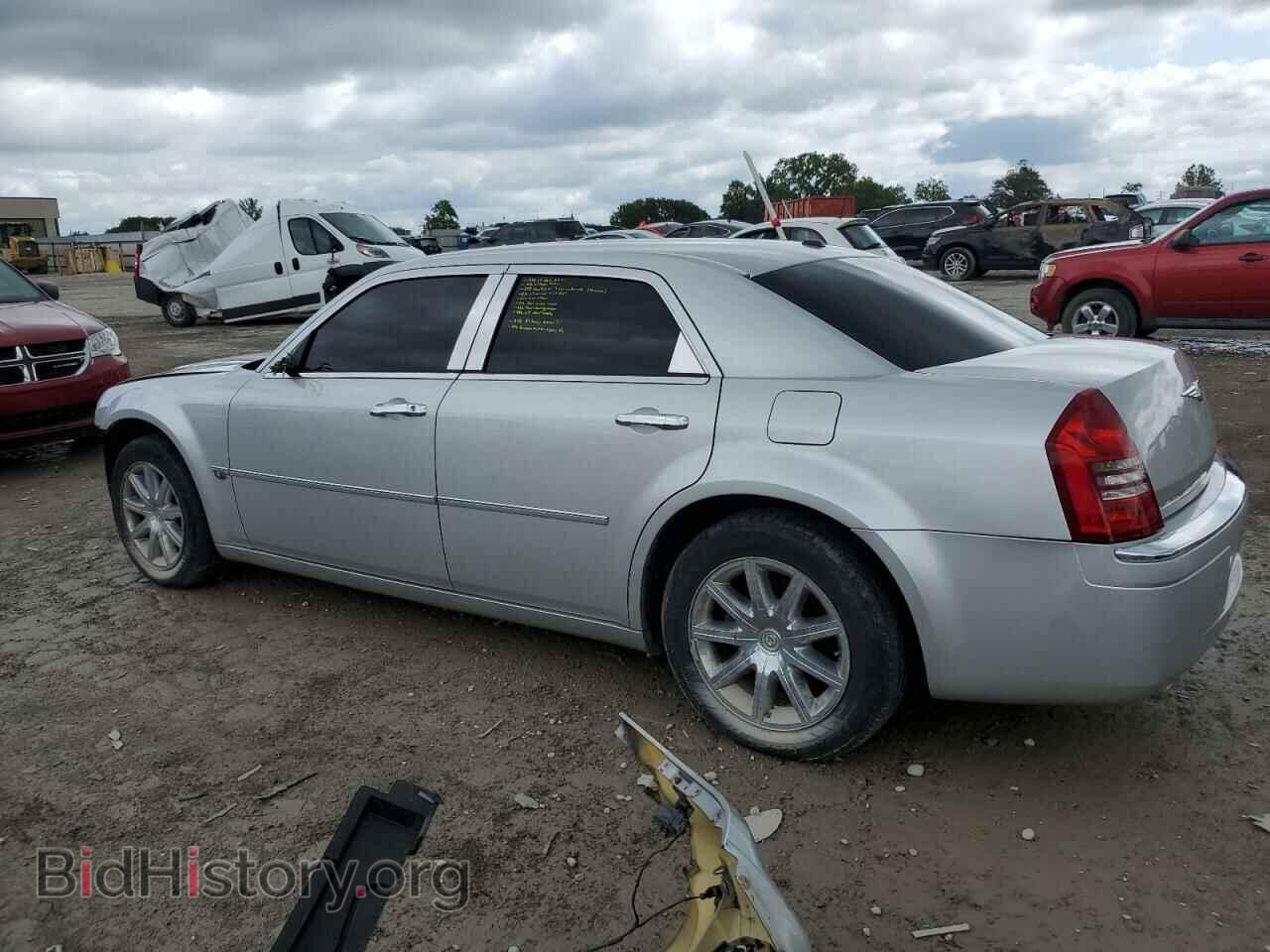 2007 CHRYSLER 300 - VIN: 2C3KA63H17H733033 - Фото 2
