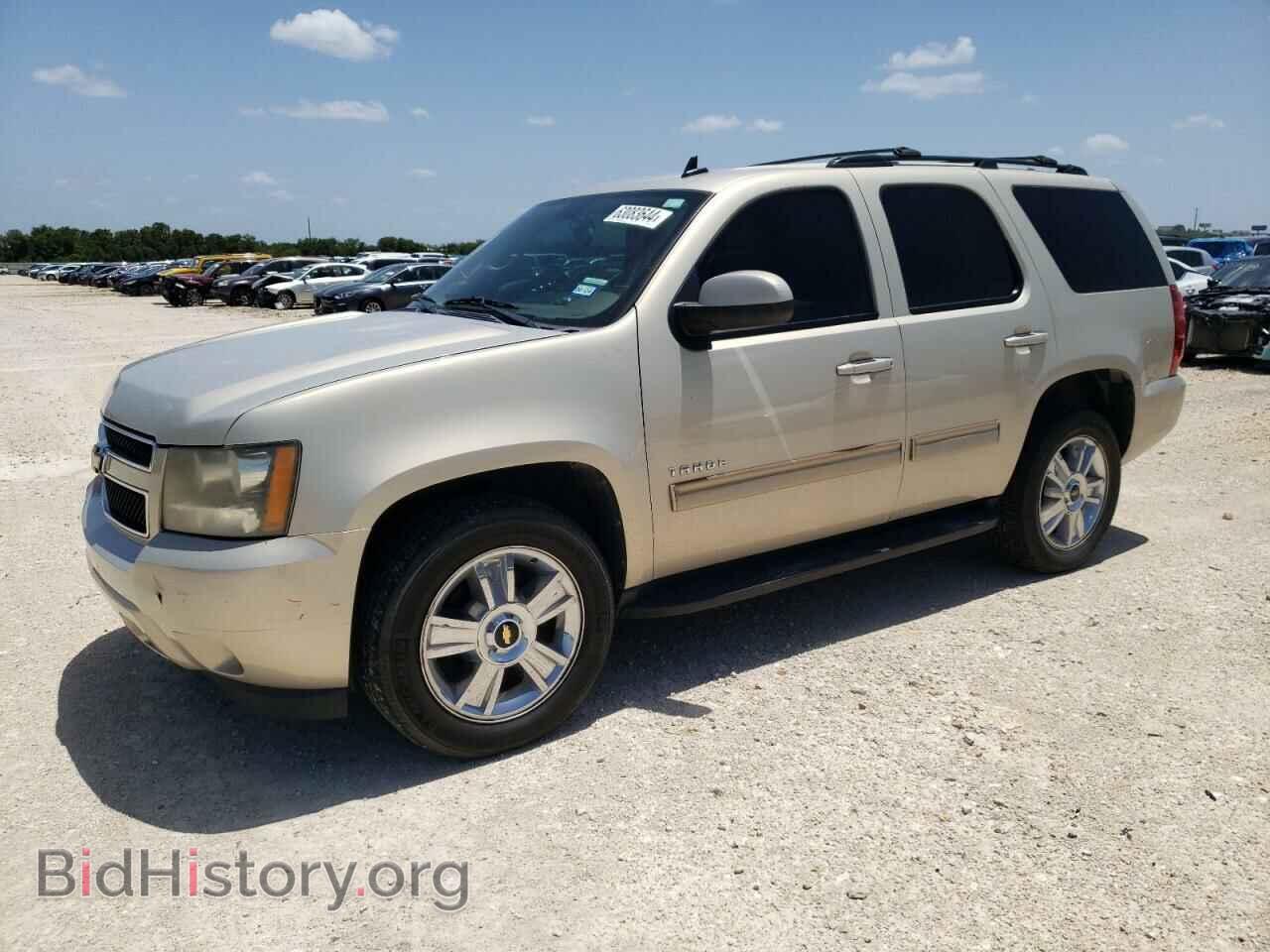 Photo 1GNSCAE08BR196239 - CHEVROLET TAHOE 2011