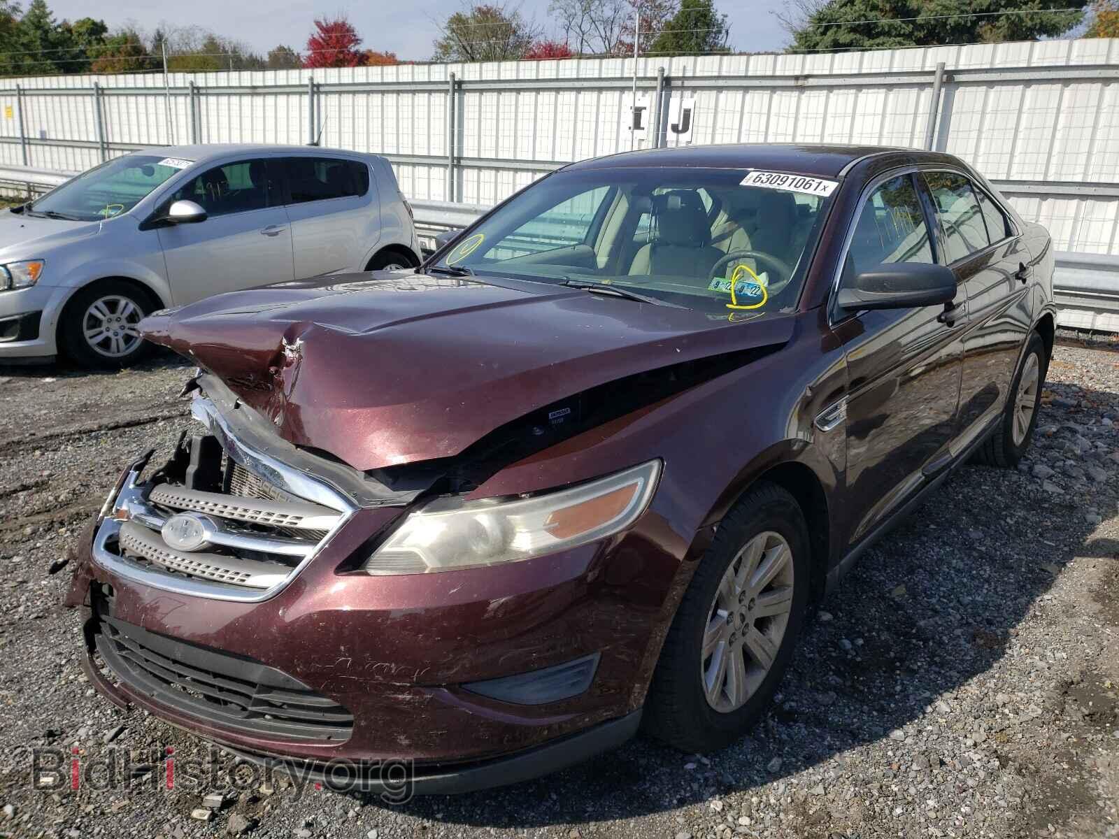 2010 FORD TAURUS - VIN: 1FAHP2DW3AG166665 - Photo 2