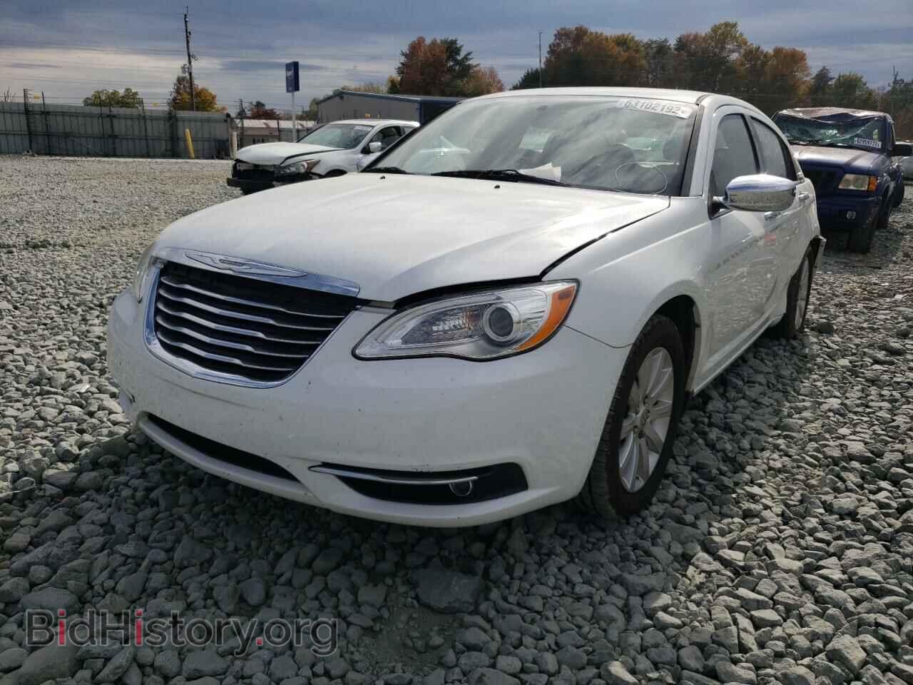 2013 CHRYSLER 200 - VIN: 1C3CCBCG1DN528877 - Photo 2