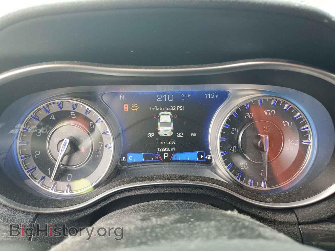2019 CHRYSLER 300 - VIN: 2C3CCAAG2KH613438 - Фото 9