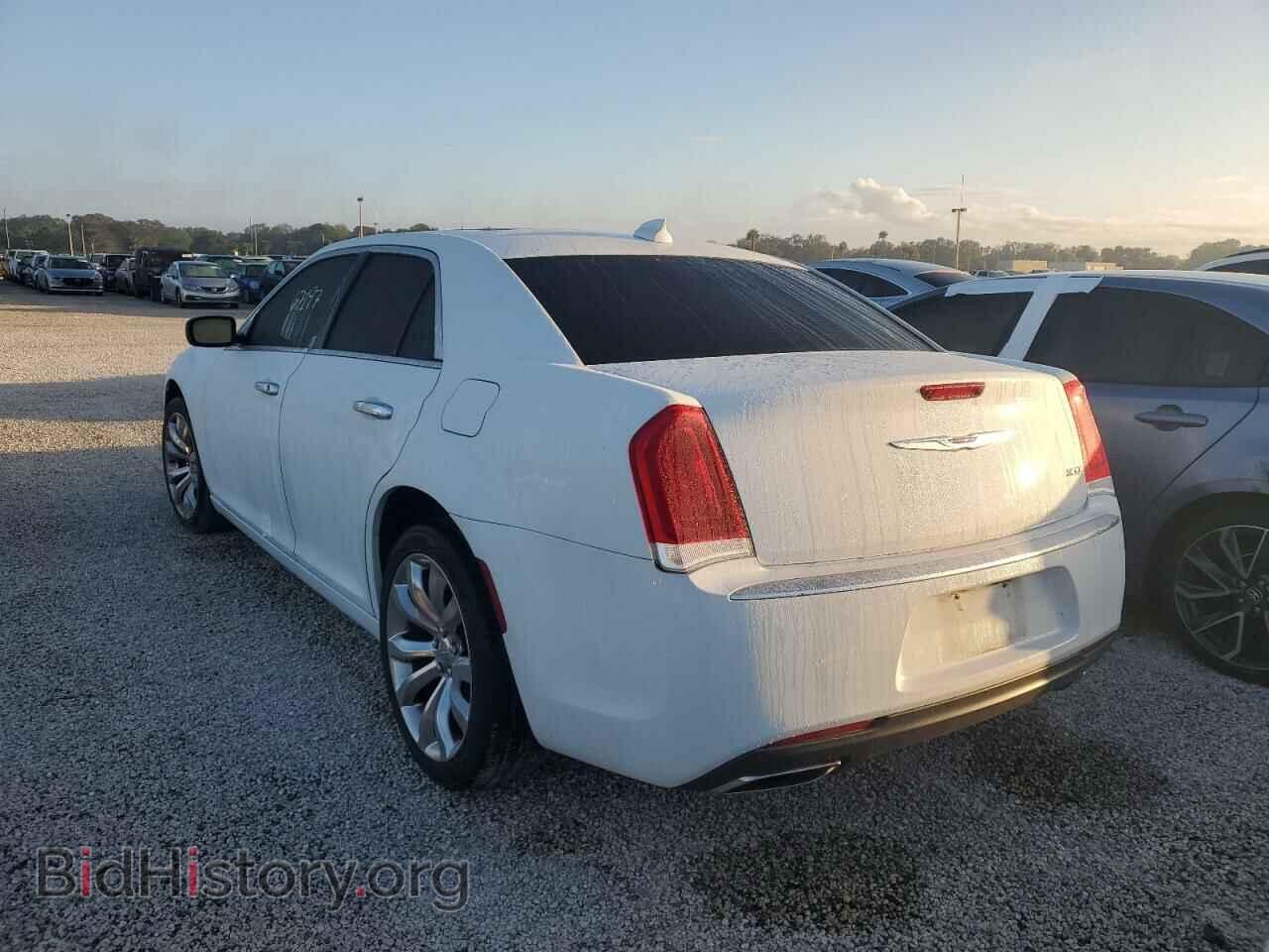 2019 CHRYSLER 300 - VIN: 2C3CCAEG8KH585669 - Фото 3