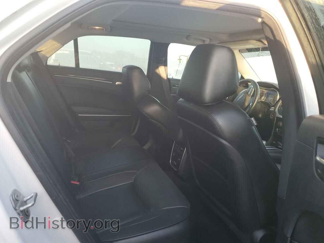 2019 CHRYSLER 300 - VIN: 2C3CCAEG8KH585669 - Фото 6