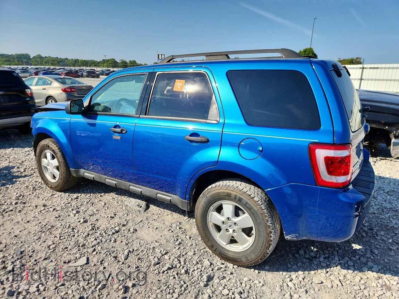 2011 FORD ESCAPE - VIN: 1FMCU0D70BKA81352 - Фото 2