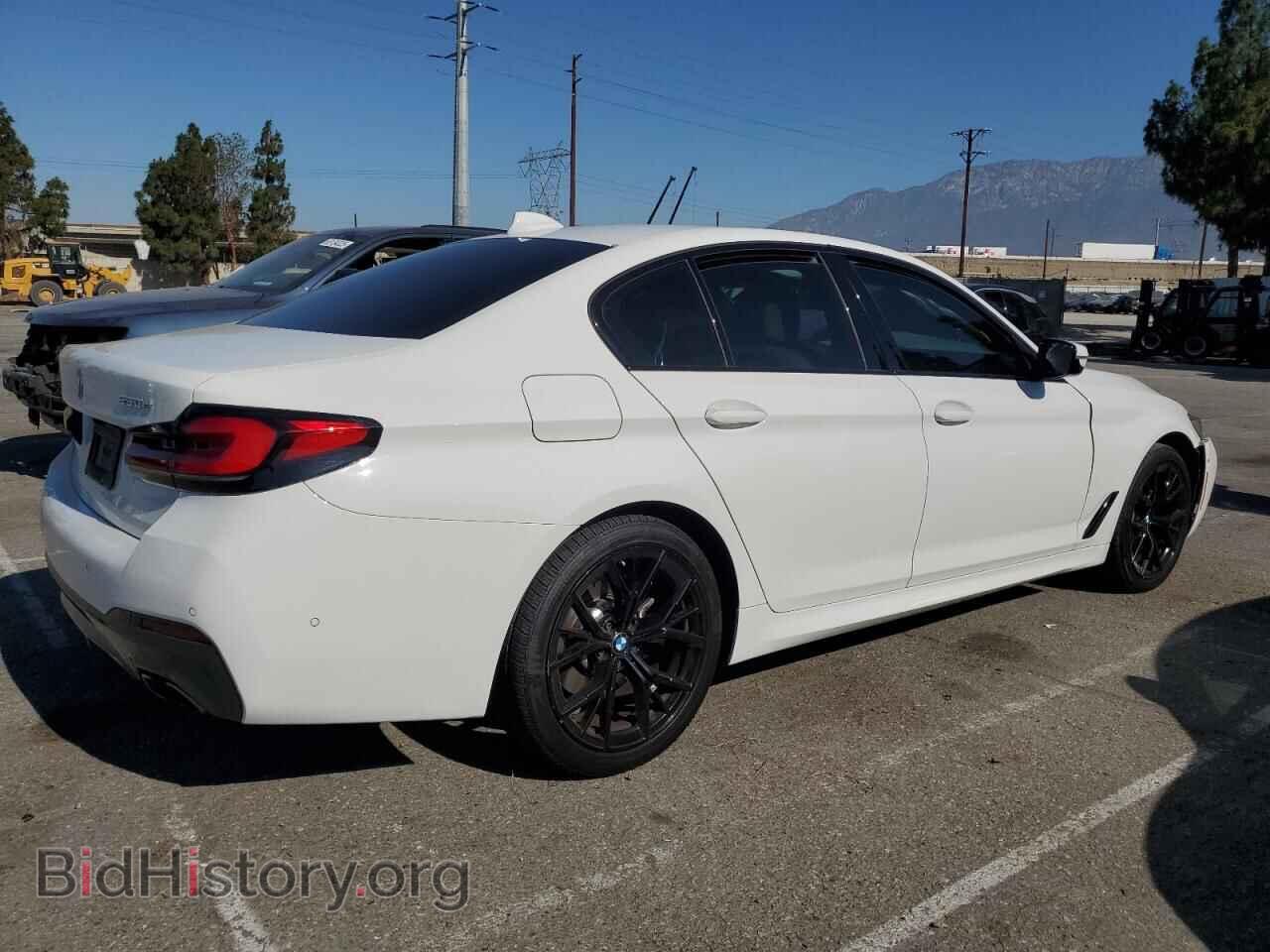 2021 BMW 5 SERIES - VIN: WBA13AG05MCF39466 - Фото 3