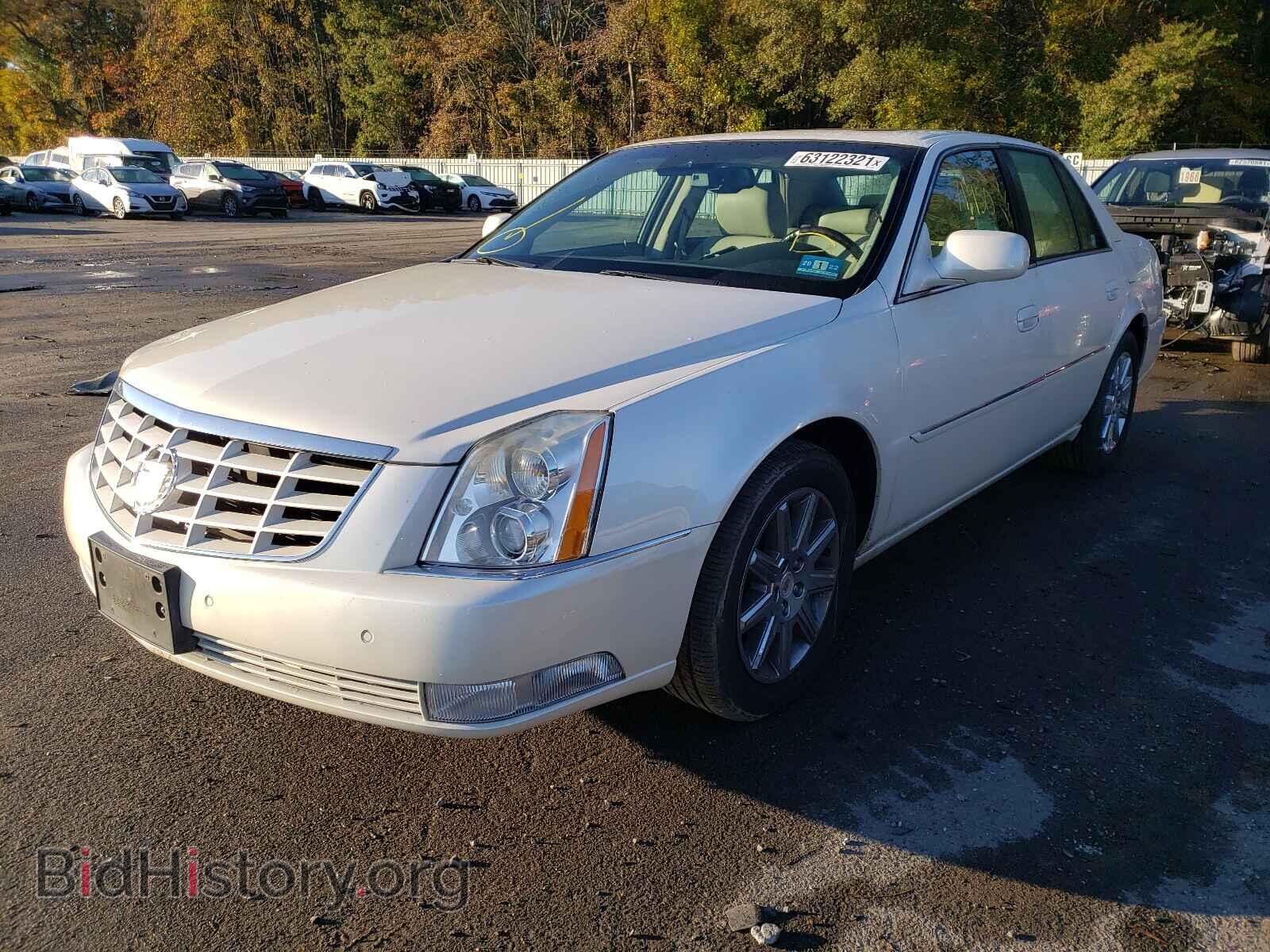 2011 CADILLAC DTS - VIN: 1G6KH5E61BU142304 - Фото 2