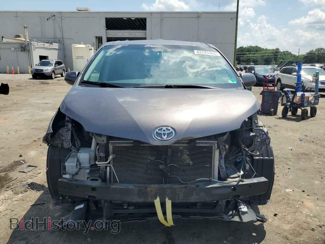 2011 TOYOTA All Models - VIN: 5TDYK3DC4BS022831 - Фото 5