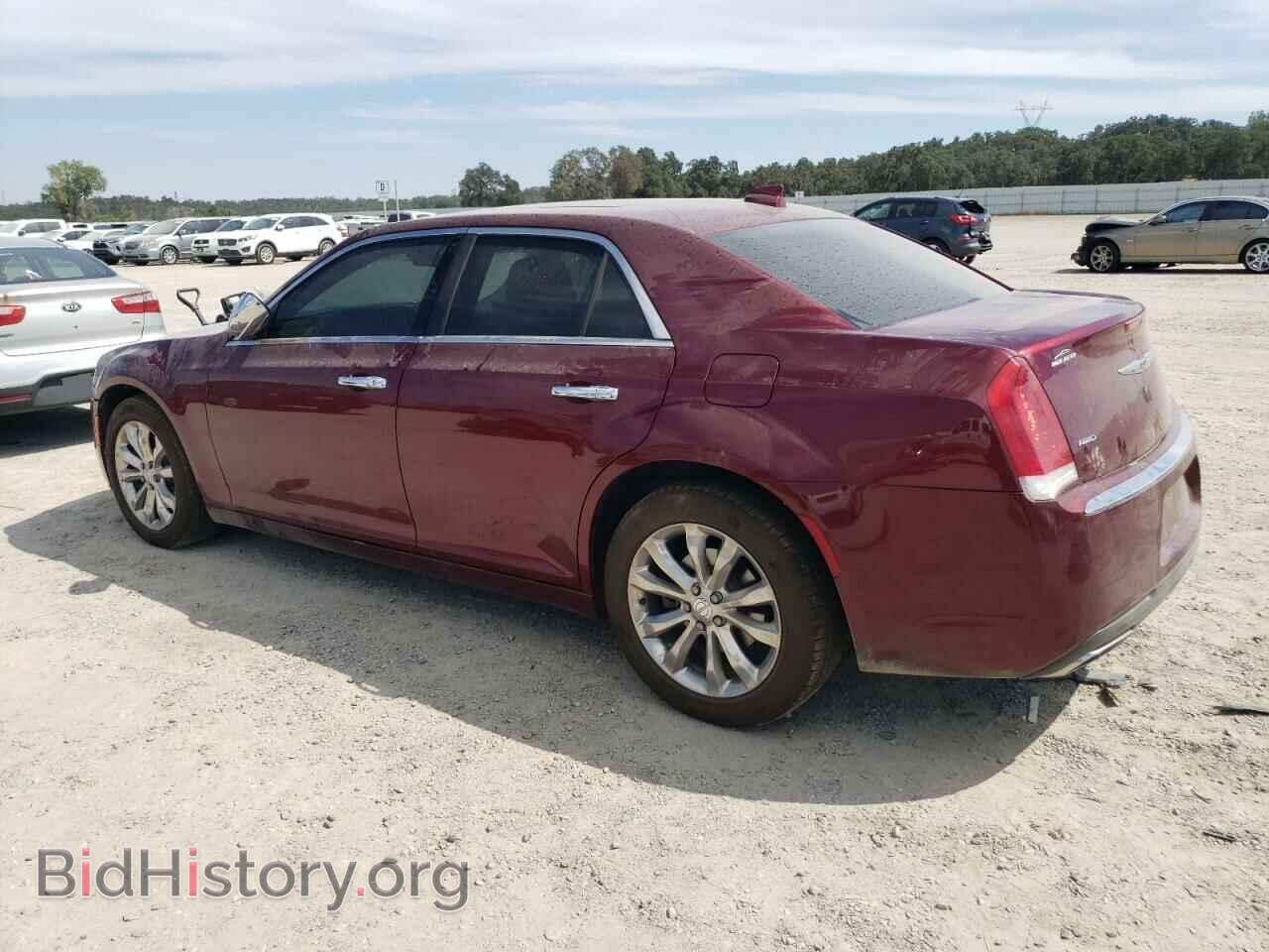 2019 CHRYSLER 300 - VIN: 2C3CCAKGXKH578128 - Фото 2