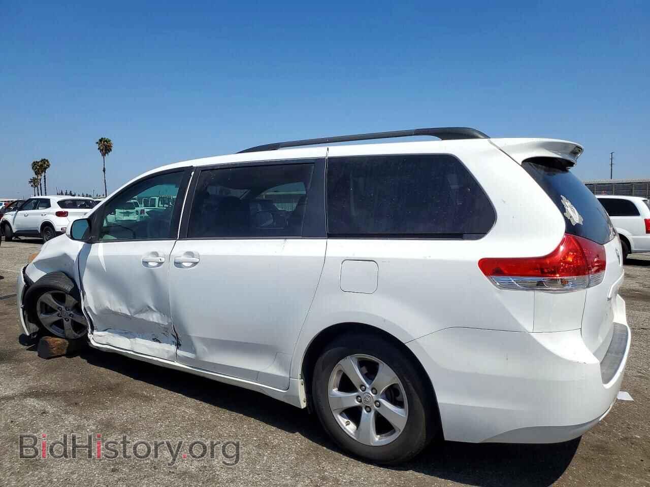 2011 TOYOTA SIENNA - VIN: 5TDKK3DC4BS049095 - Photo 2