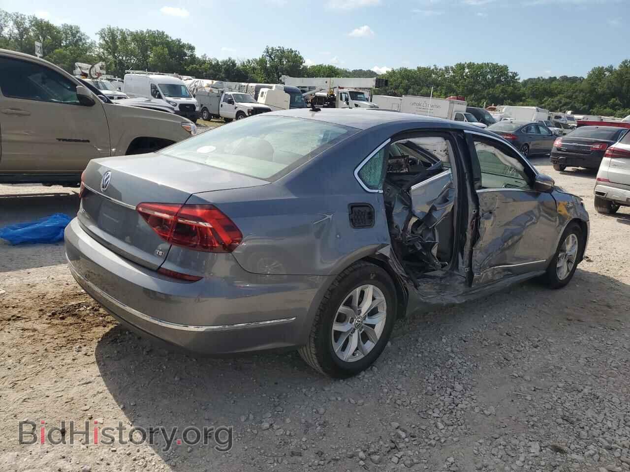 2017 VOLKSWAGEN PASSAT - VIN: 1VWAT7A31HC009696 - Фото 3