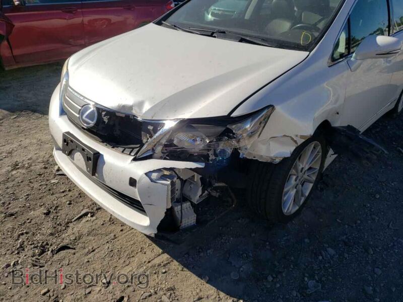 2010 Lexus HS (VIN JTHBB1BA0A2013205) — photo 9 of 10