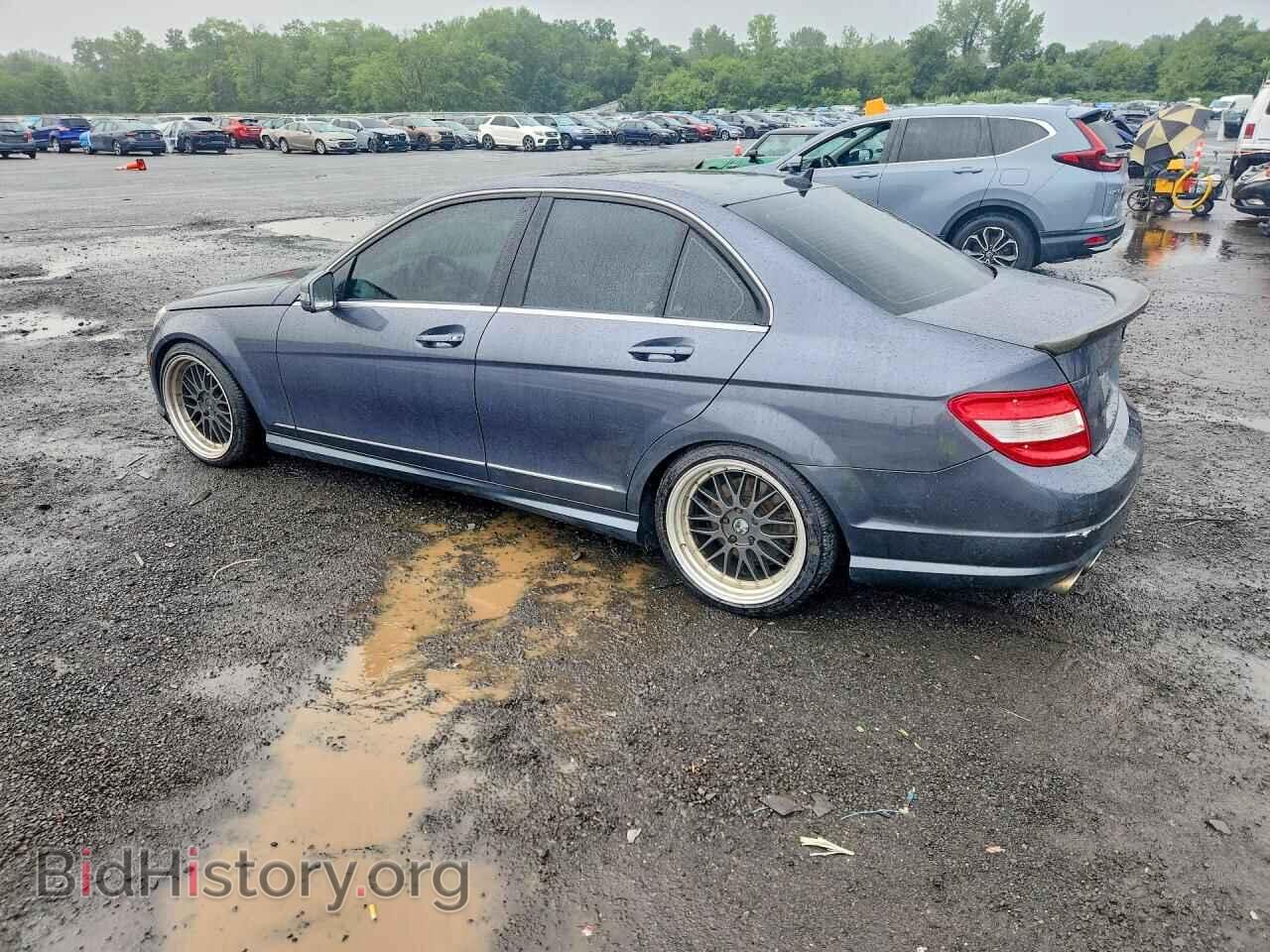 2011 MERCEDES-BENZ C-CLASS - VIN: WDDGF8BB5BR186780 - Photo 2