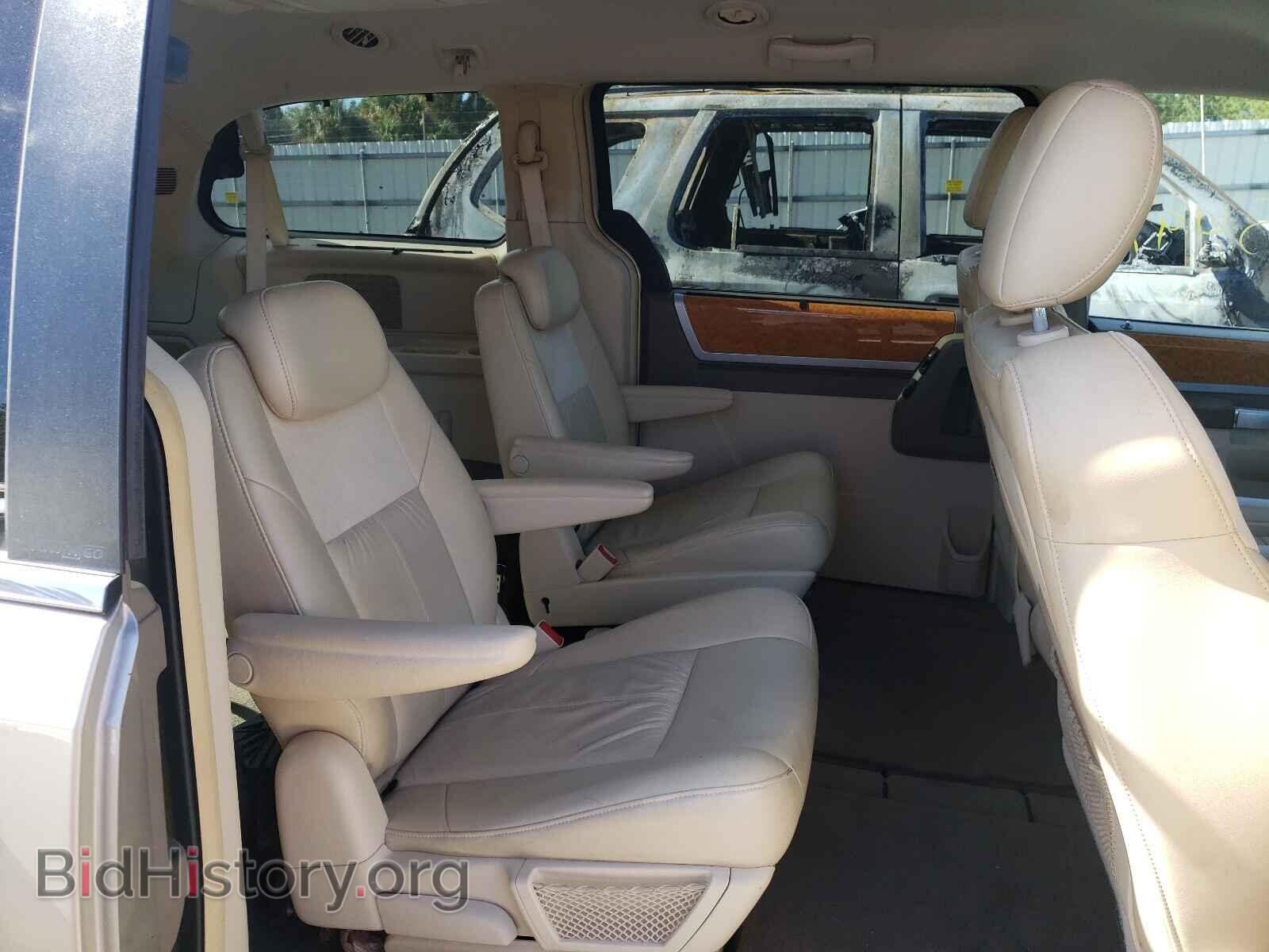 2008 CHRYSLER MINIVAN - VIN: 2A8HR64X28R686961 - Фото 6