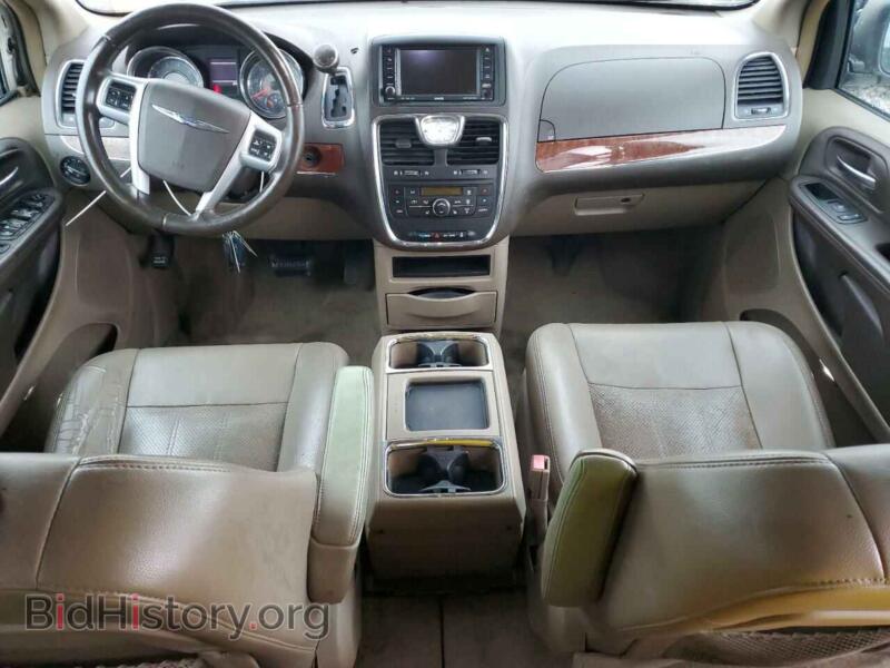 2011 Chrysler MINIVAN (VIN 2A4RR8DG3BR784888) — photo 8 of 13