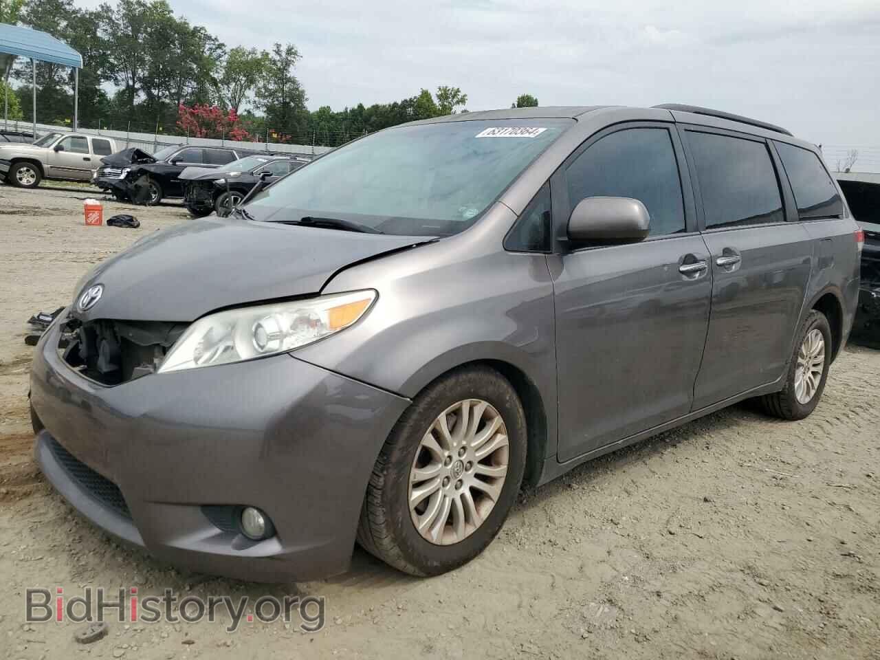 Photo 5TDYK3DC2BS158780 - TOYOTA All Models 2011