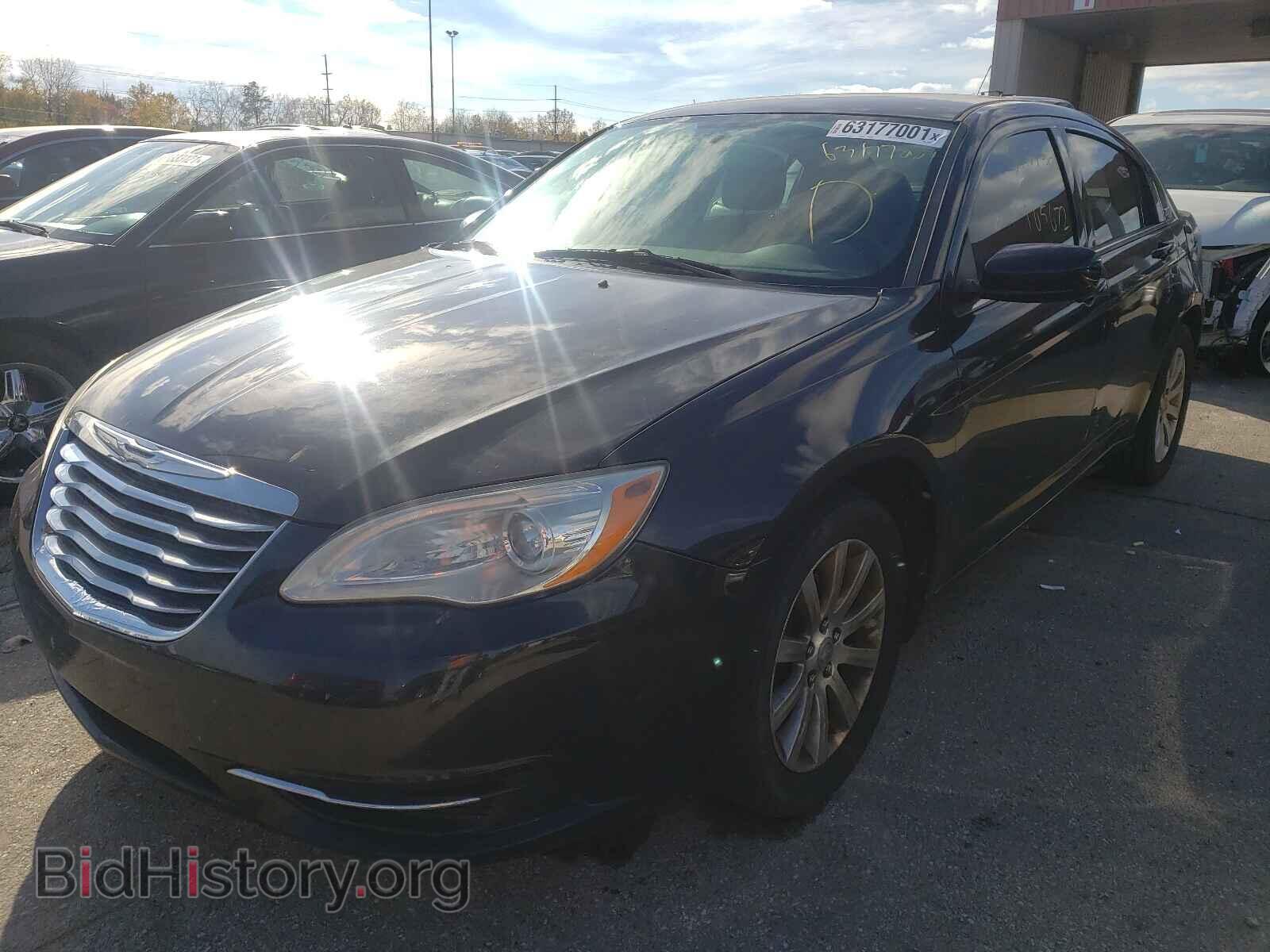 2011 CHRYSLER 200 - VIN: 1C3BC1FBXBN520747 - Фото 2