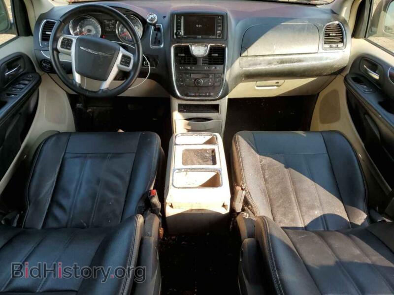 2016 Chrysler MINIVAN (VIN 2C4RC1BG1GR141772) — photo 8 of 13