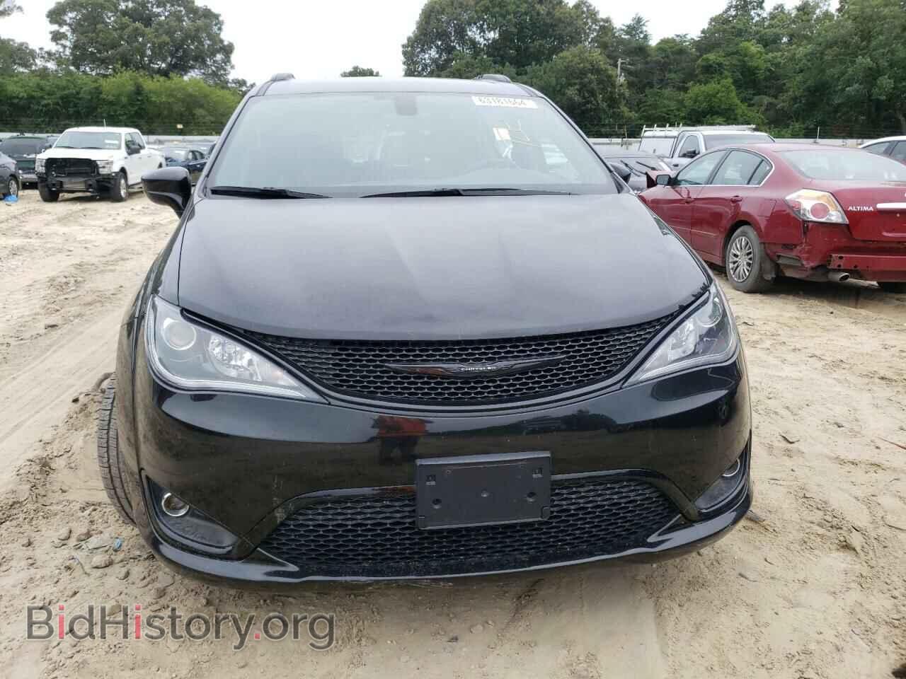 2018 CHRYSLER All Models - VIN: 2C4RC1EG5JR158223 - Фото 5