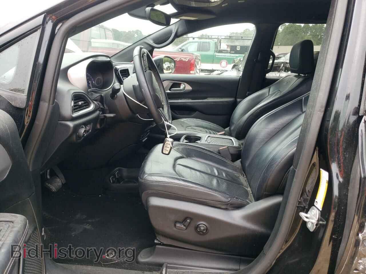 2018 CHRYSLER All Models - VIN: 2C4RC1EG5JR158223 - Фото 7